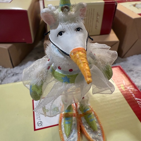 Krinkles Department 56 Festive Snowdog girl Ornament in Green and Blue - Picture 4 of 4